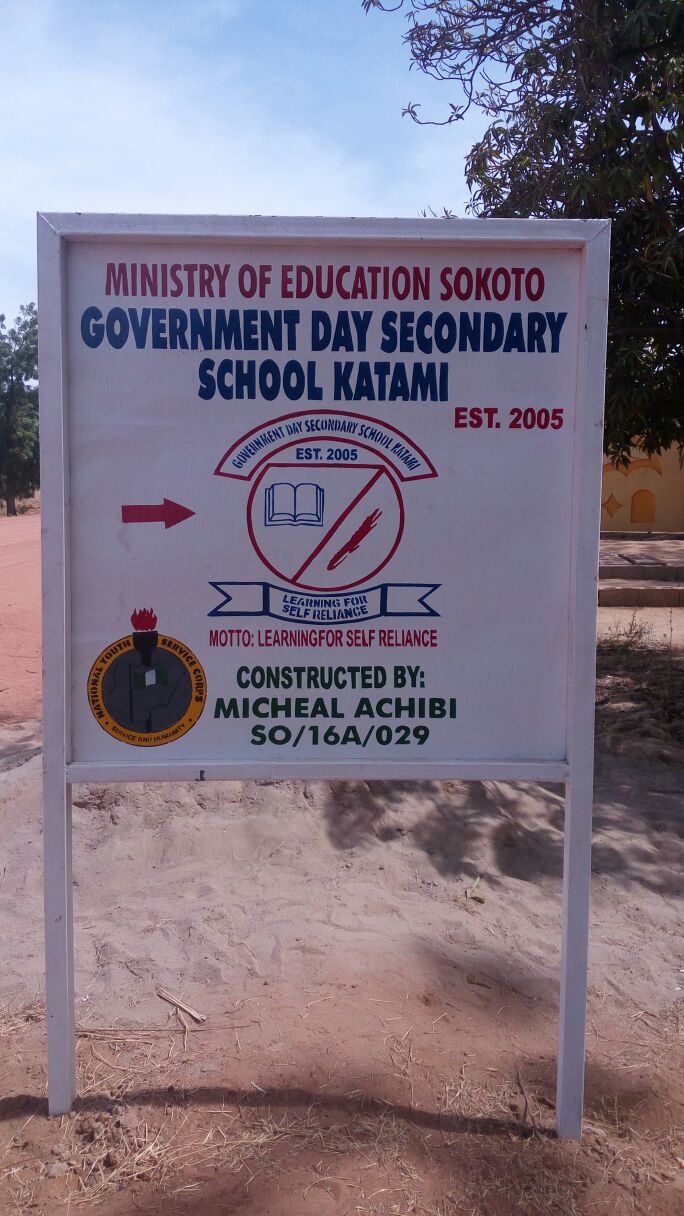 Micheal Achibi constructs signpost for GDS School Katami